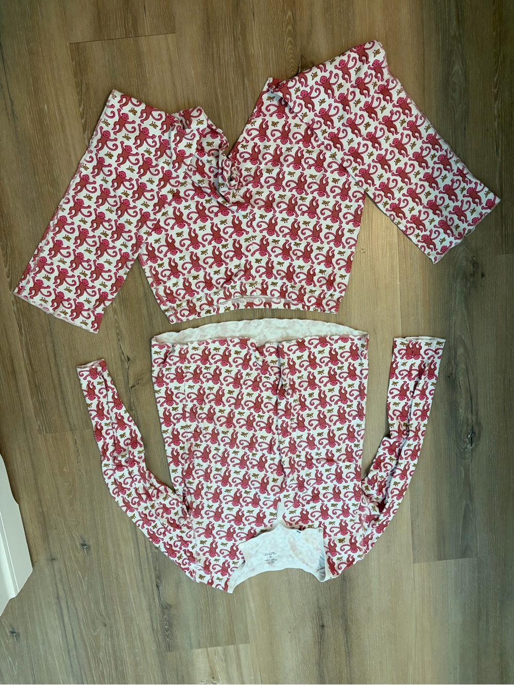 RARE Roller Rabbit Pink and White Holiday Monkey Print Pajama Set! NWOT; small!